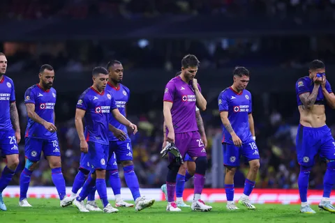 Cruz Azul perdió ante América y sigue en el fondo de la tabla