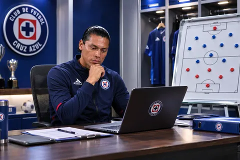 Joel Huiqui recupera piezas importantes y debe tomar decisiones para armar el equipo ante León.
