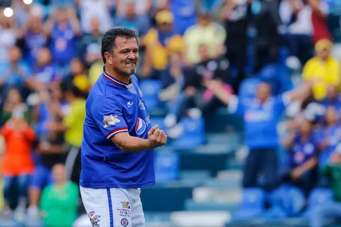 Carlos Hermosillo le tiró al expresidente de Cruz Azul.