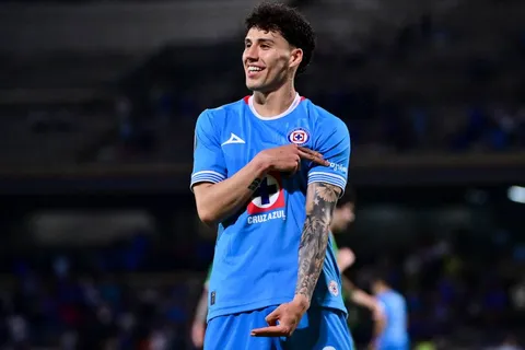 Jorge Sánchez podría dejar Cruz Azul y volver al futbol europeo