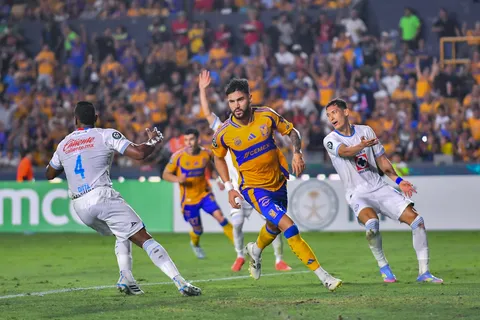 El gol Juan Purata privó a Cruz Azul de vivir una noche perfecta.