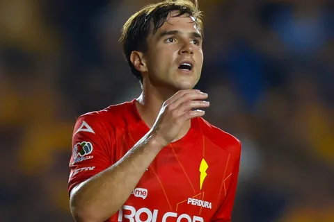 El futbolista de Necaxa es una de las figuras que tiene la Liga MX.