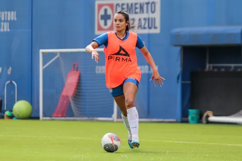 Cruz Azul a lo grande: tres celestes en el 11 ideal de la Jornada 3