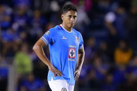La decisión de Martín Anselmi con Luis Romo en Cruz Azul