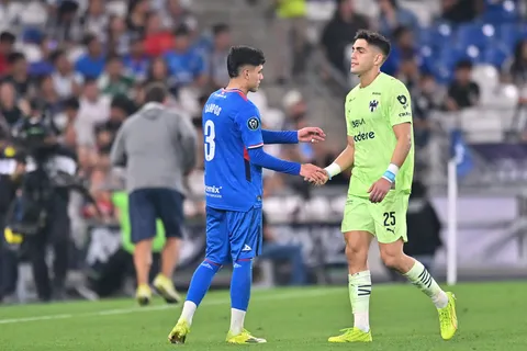 Desgarrador: Esto hizo Santiago Mele en el vestidor de Rayados tras ser expulsado vs. Cruz Azul