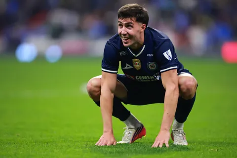 José Paradela se dolió contra Los Angeles Galaxy.