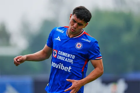 ¿Por qué Bryan Gamboa no entra en planes para reemplazar a Sepúlveda?