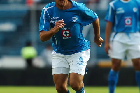 El uruguayo se marchó de Cruz Azul y quedó marcado por la afición celeste.