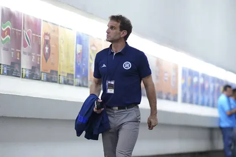 Cruz Azul planea renovarle a Iván Alonso y a su grupo de trabajo