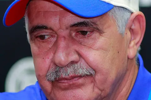 Fin de la polémica: ¿Tuca Ferretti presentó su renuncia como DT de Cruz Azul?