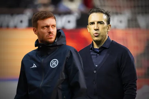 Vicente Sánchez ocupó el lugar que dejó Martín Anselmi en Cruz Azul.