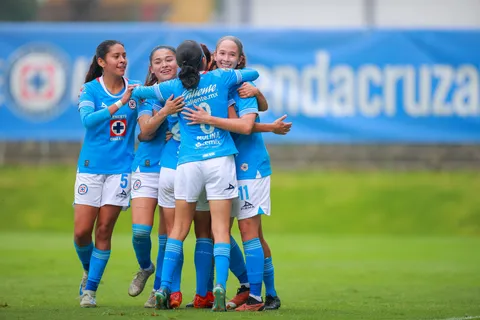 Cruz Azul femenil vuelve a sonreír y golea al Puebla en la fecha 14 del Apertura  2024