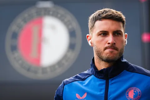 Lo que pierde Feyenoord sin Santiago Giménez