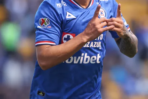 Gabriel Fernández y una buena para Cruz Azul.
