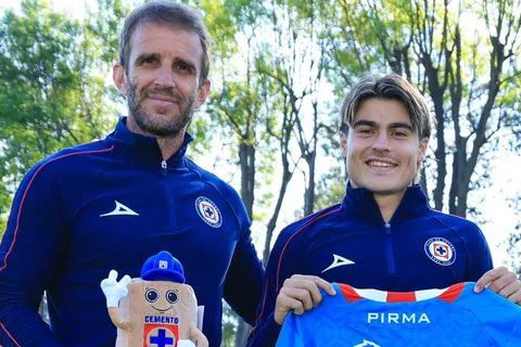 Luka Romero ya tiene dorsal en Cruz Azul para el Clausura 2025: ¿por qué eligió este número?