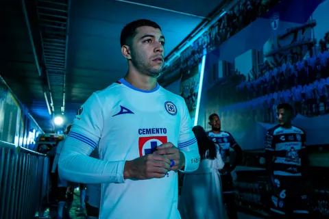 La estadística que entregó Erik Lira con su aparición en el partido de Cruz Azul vs. Pachuca