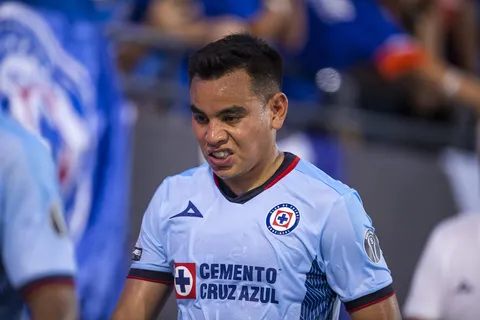MERCADO 2023: ¿Cuánto está dispuesto a aceptar Cruz Azul para vender a Carlos Rodríguez?