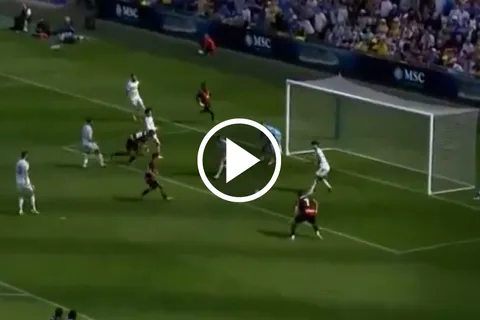 Así fue el gol de Santi Giménez en su regreso al Milan.