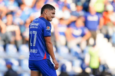 El incierto futuro del Toro Fernández en Cruz Azul rumbo al Apertura 2024