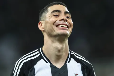 Almirón vuelve a ser vinculado con Cruz Azul.