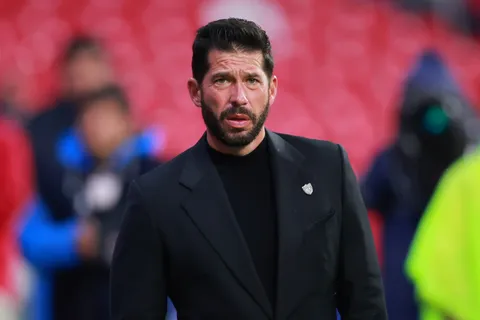 Benjamín Mora se deshizo en elogios hacia Cruz Azul tras caer con el equipo de Huiqui.