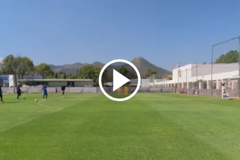 El video que comprueba la dura competencia en el arco de Cruz Azul: Kevin Mier vs. Andrés Gudiño