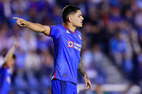 ¿Cruz Azul registrará al Toro Fernández en la Liga MX para el Apertura 2024?