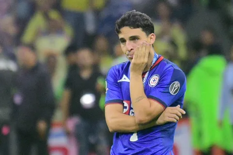 ¿Sepúlveda, Rotondi y Faravelli se suman a las bajas de Cruz Azul para el debut en el Apertura 2024?