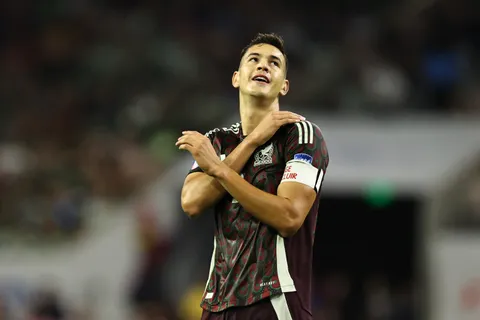 César Montes y Cruz Azul estarían separados por 2 razones.