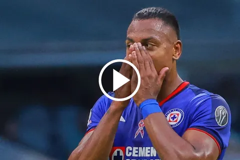 Willer Ditta casi cierra el Cuahtémoc con un golazo.