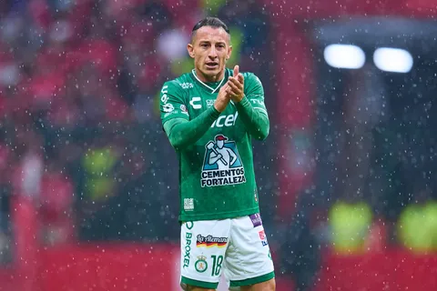Andrés Guardado se rindió a los pies de Cruz Azul.