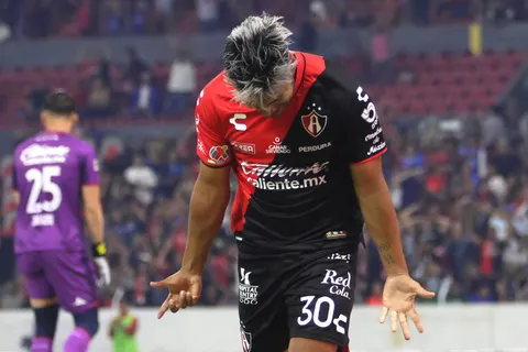 "Mi lesionado favorito": El épico troleo de Aguirre a Cruz Azul tras anotarle en la primera jornada
