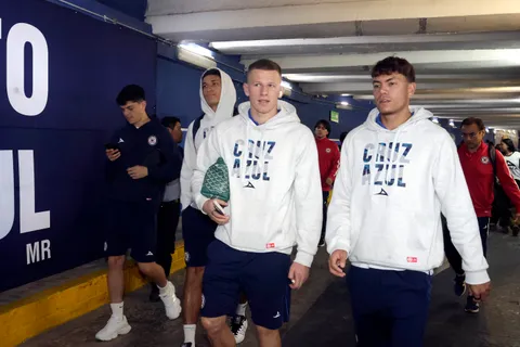 Javier Alarcón defendió al futbolista polaco en Cruz Azul.