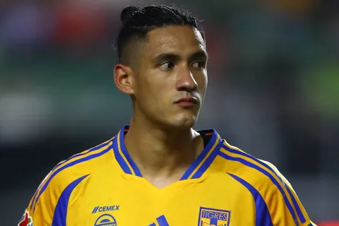 Uriel Antuna podría fichar por un insólito equipo de la Liga MX