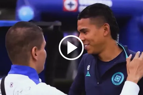 Un aficionado invidente le deja un poderoso consejo a Kevin Mier tras sus fallos en Cruz Azul