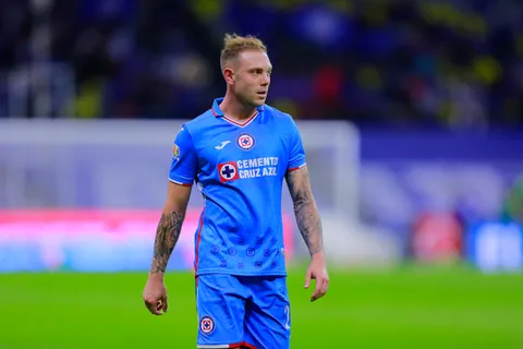 Cruz Azul responde por Rotondi.