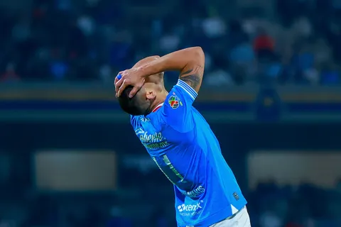 Un ex de Cruz Azul anota uno por partido mientras La Máquina sufre.