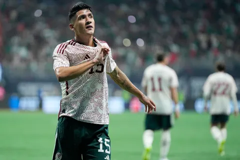 Uriel Antuna sería titular con la Selección Mexicana