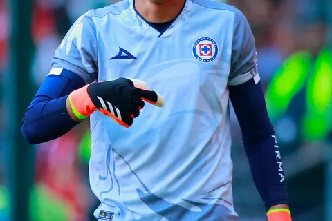 Cruz Azul logró duplicar la cláusula de salida de Kevin Mier