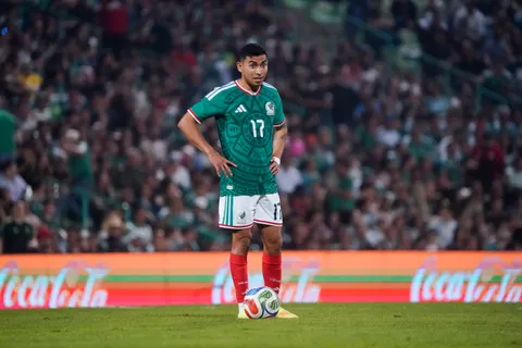 Orbelín Pineda durante el amistoso de México ante Serbia.