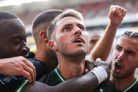 ¿Cuánto recibe Cruz Azul si se concreta la marcha de Santiago Giménez al Nottingham Forest?