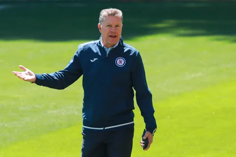 Ricardo Peláez fue director deportivo de Cruz Azul como de las Chivas.