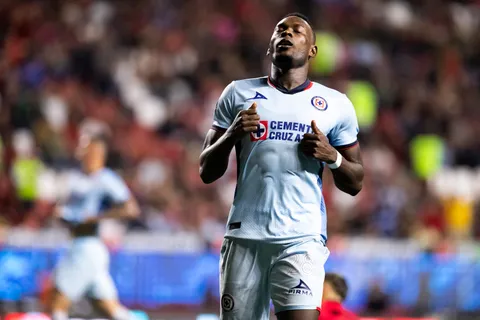 Cruz Azul se olvida de Diber Cambindo