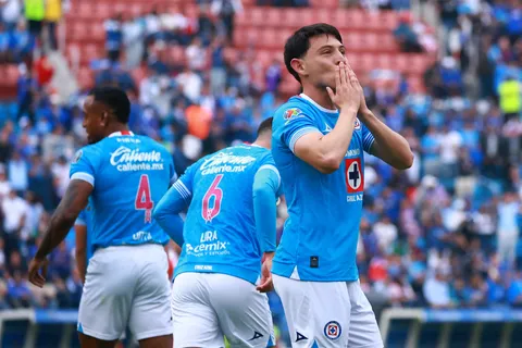 "Una locura": Así califican desde la Liga MX lo hecho por Cruz Azul y premian a Alexis Gutiérrez