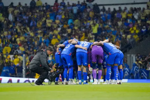 Cruz Azul ya se mueve en el mercado de fichajes.