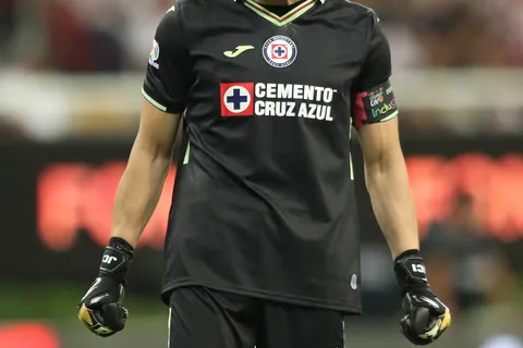 Jesús Corona no se guardó nada sobre su salida de Cruz Azul.