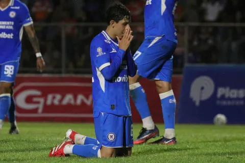 Cruz Azul Hidalgo va por el milagro.