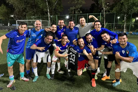 Cruz Azul venció al América en el Clásico de reporteros