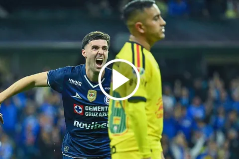 Con un final para el infarto, Cruz Azul se impuso ante América y se quedó con el Clásico Joven.