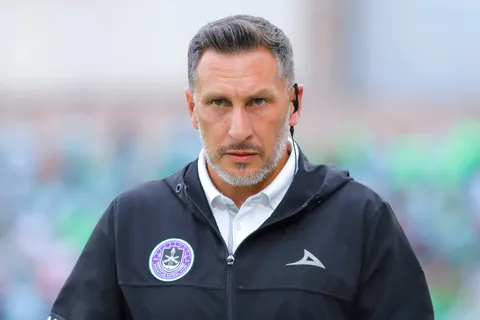 Chaco habló del 'berrinche' de Santiago Giménez en México
